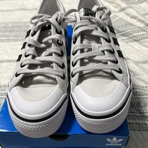Adidas Nizza Platform Sbeakers new in box size 7